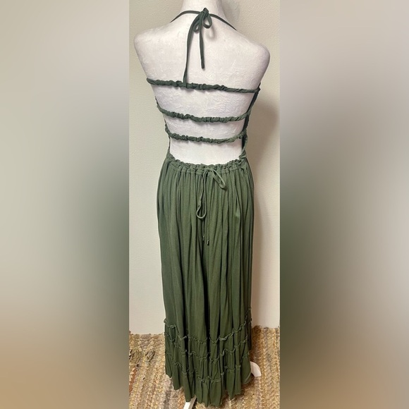 Bohemian Minimalist Summer 
Backless Maxi Dress Olive Green 
Size Small - Picture 5 of 7